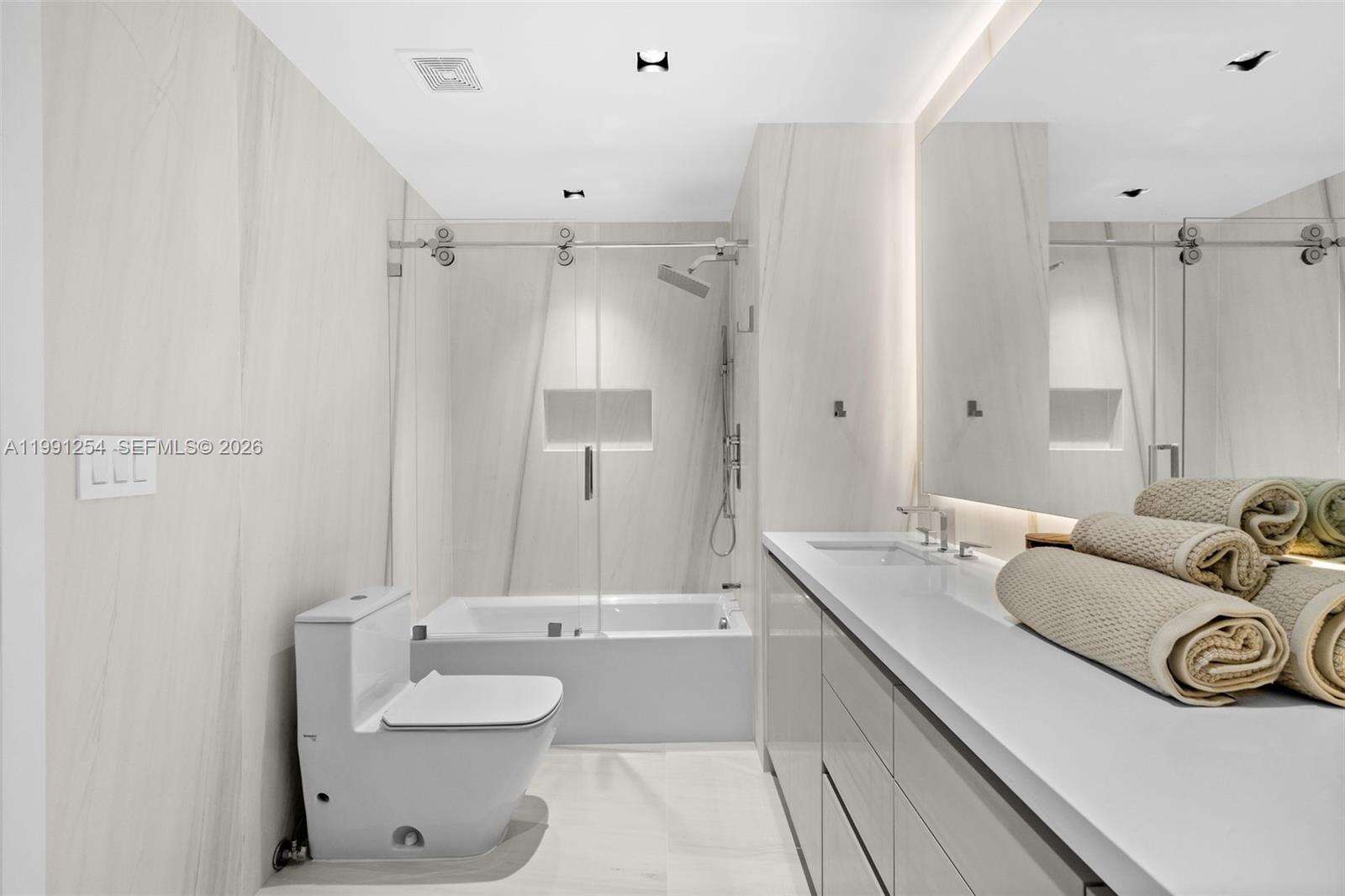 MAJESTIC TOWER AT BAL HARBOUR - 9601 Collins Ave, Bal Harbour, FL 33154 | Picture 22