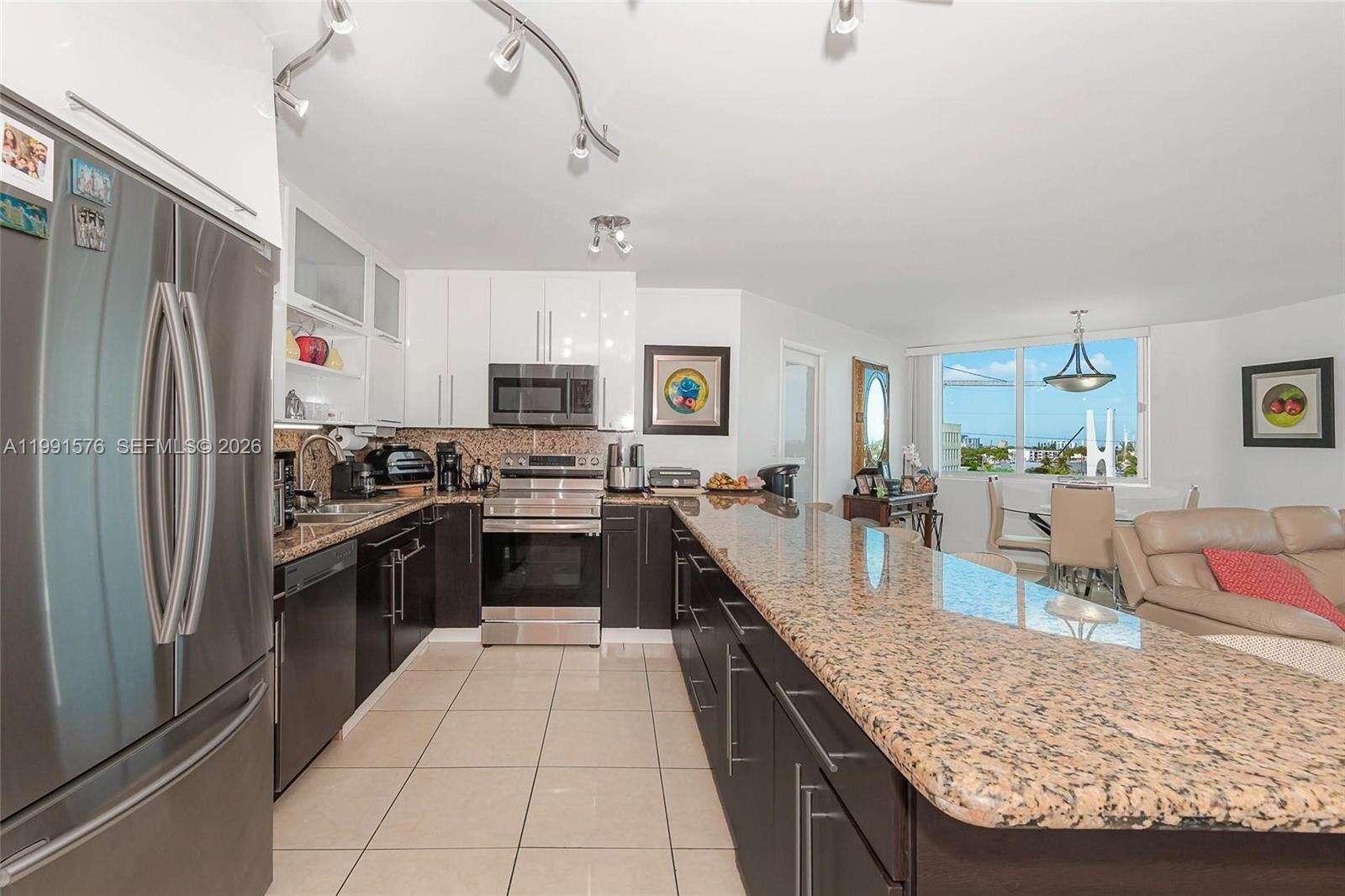 Burleigh House at 7135 Collins Ave, Miami Beach, FL 33141 - For Sale photo 20