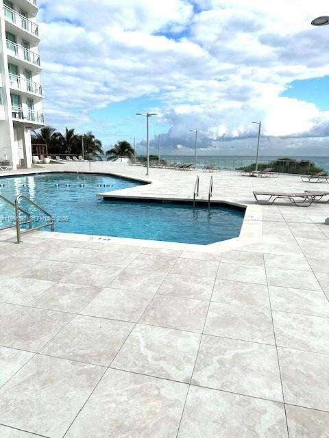 Burleigh House at 7135 Collins Ave, Miami Beach, FL 33141 - For Sale photo 31
