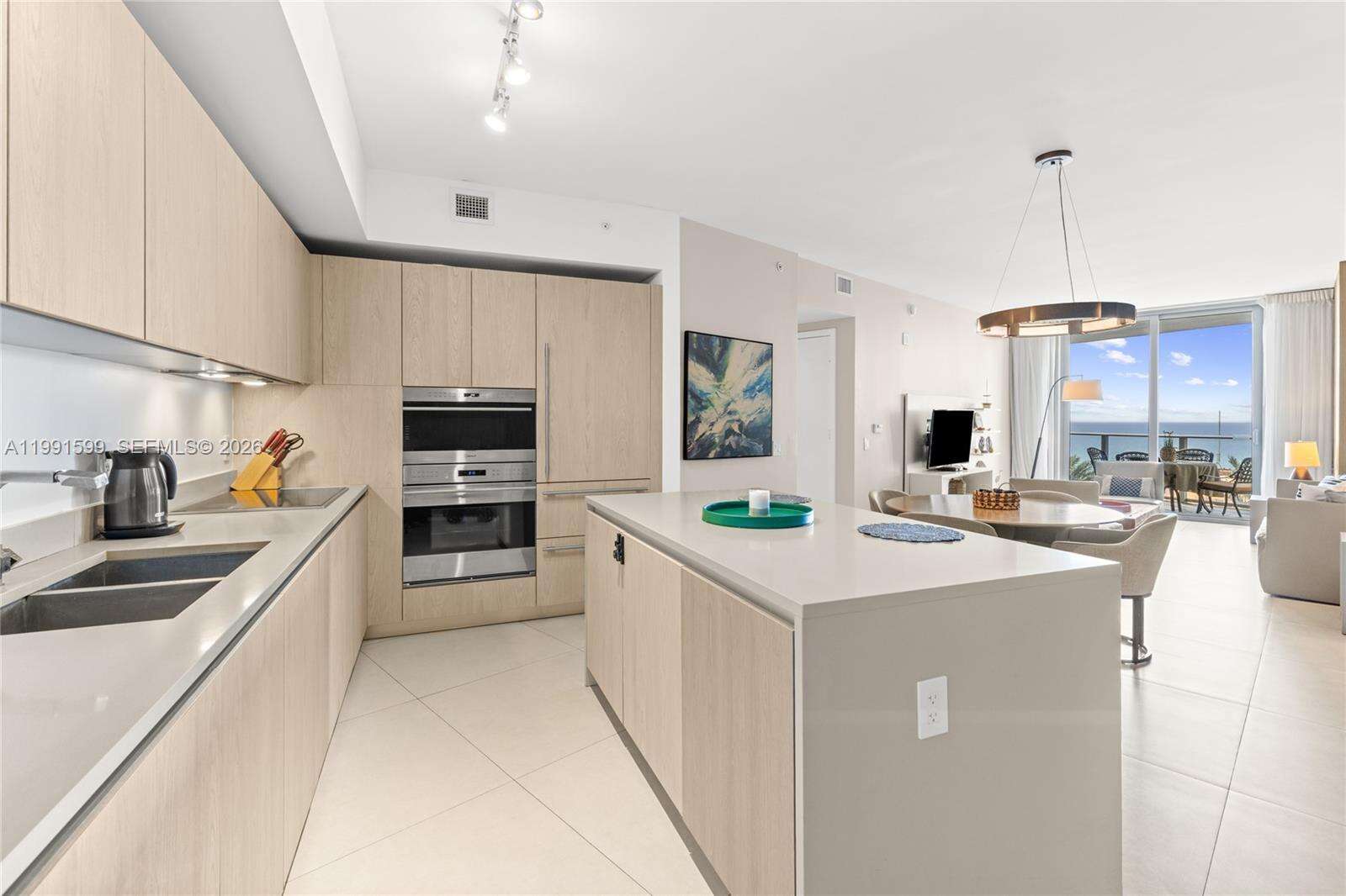 Hyde Resort at 4111 Ocean Dr, Hollywood, FL 33019 - For Sale photo 8