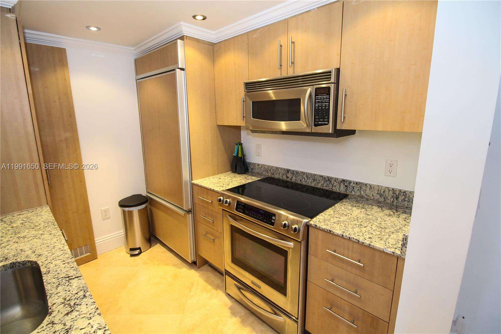 HARBOUR HOUSE - 10275 Collins Ave, Bal Harbour, FL 33154 | Picture 28