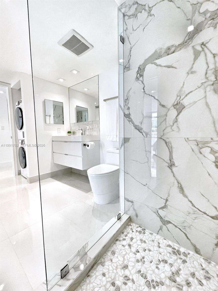 The Club At Brickell Bay at 1200 Brickell Bay Dr, Miami, FL 33131 - For Sale photo 14