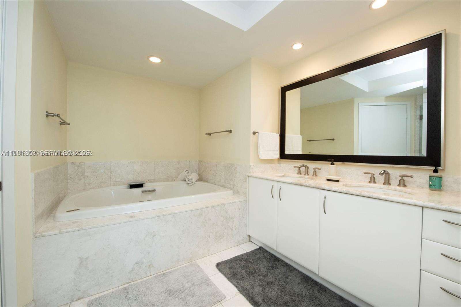 Jade At Brickell Bay at 1331 Brickell Bay Dr, Miami, FL 33131 - For Sale photo 27