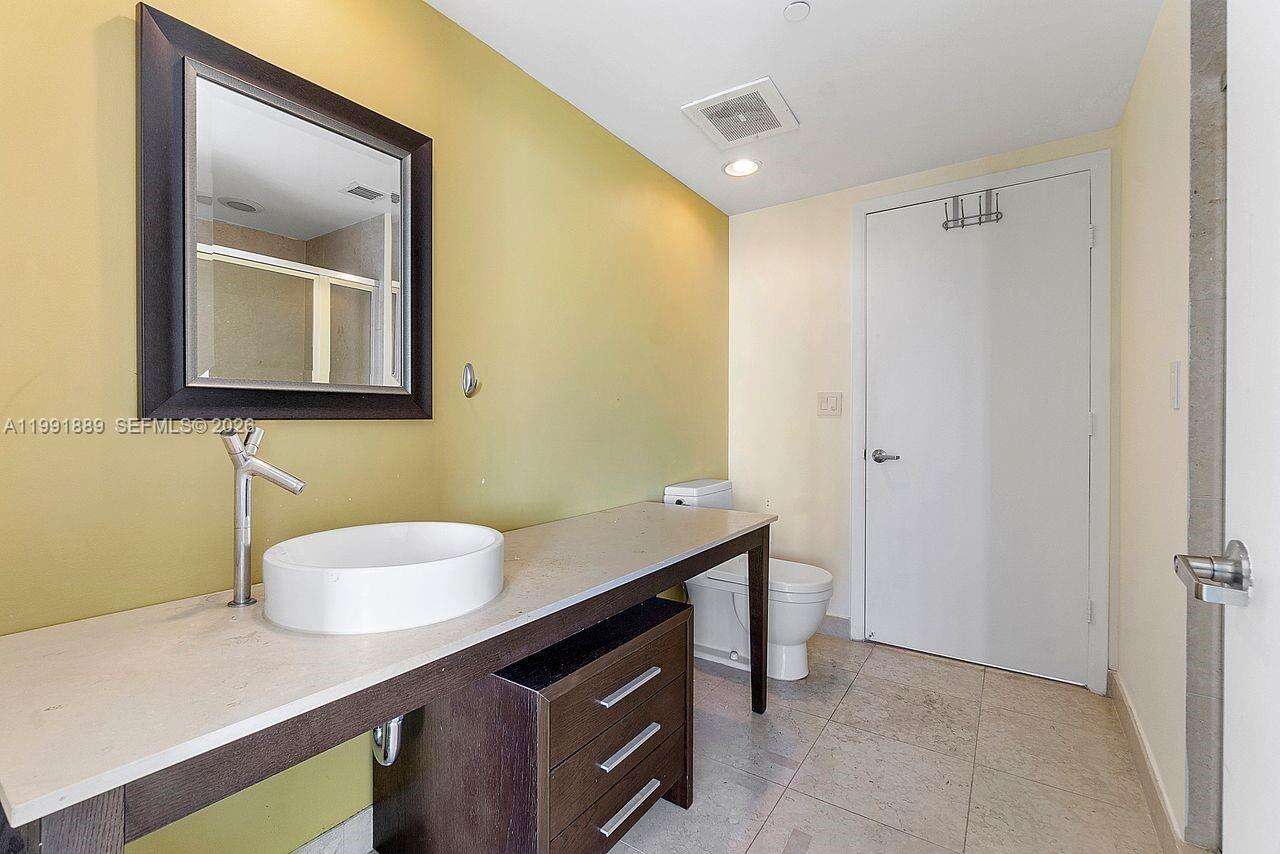 Icon Brickell 1 at 465 Brickell Ave, Miami, FL 33131 - For Sale photo 11