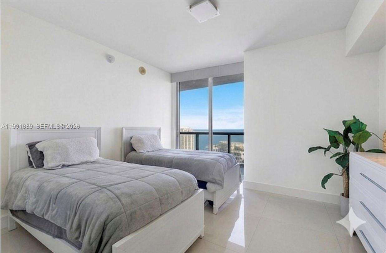Icon Brickell 1 at 465 Brickell Ave, Miami, FL 33131 - For Sale photo 12