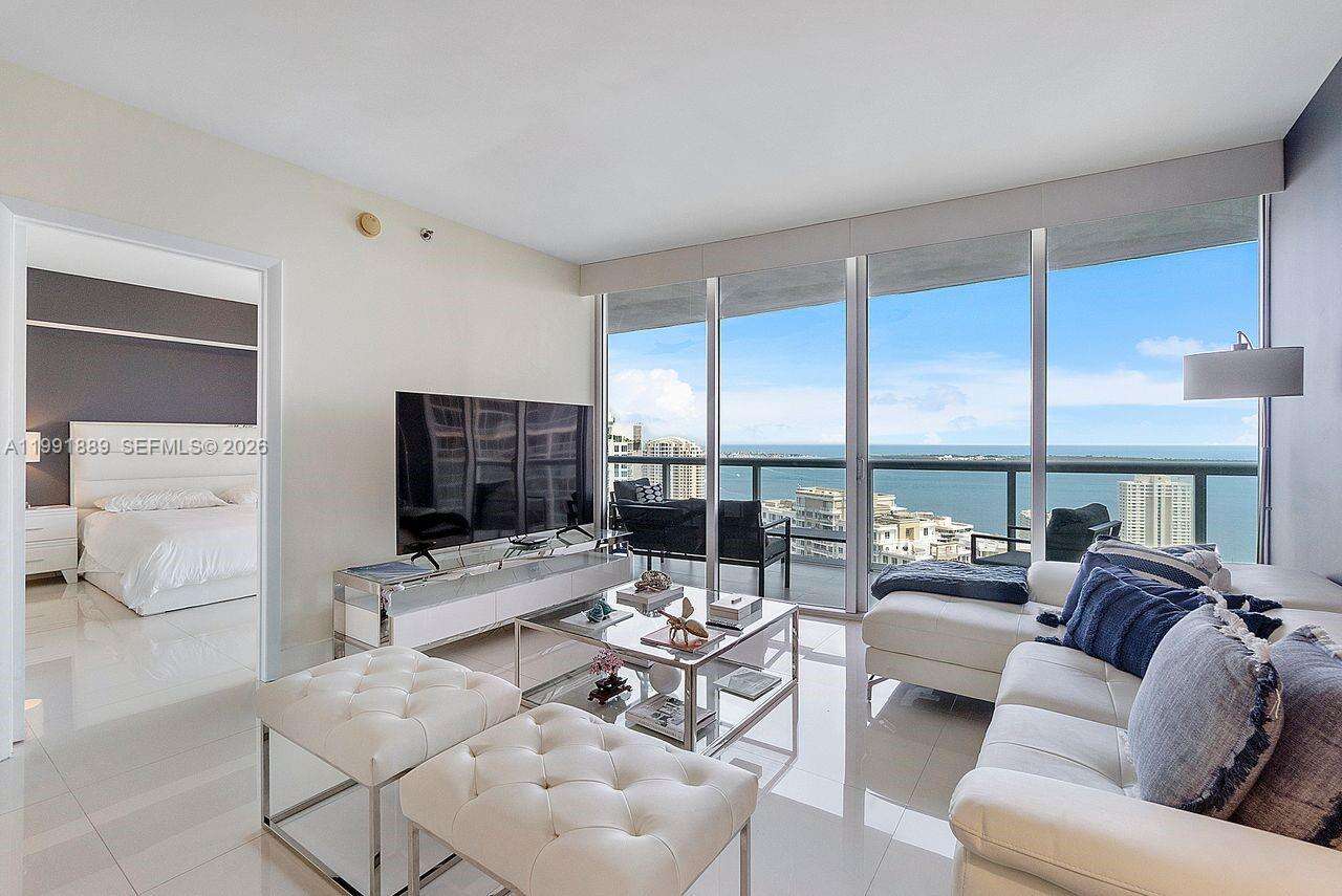 Icon Brickell 1 at 465 Brickell Ave, Miami, FL 33131 - For Sale photo 4