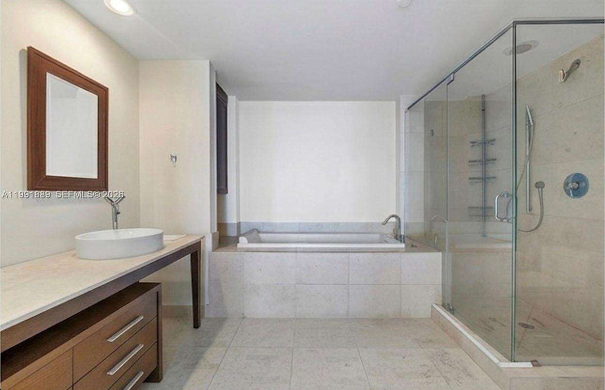 Icon Brickell 1 at 465 Brickell Ave, Miami, FL 33131 - For Sale photo 7
