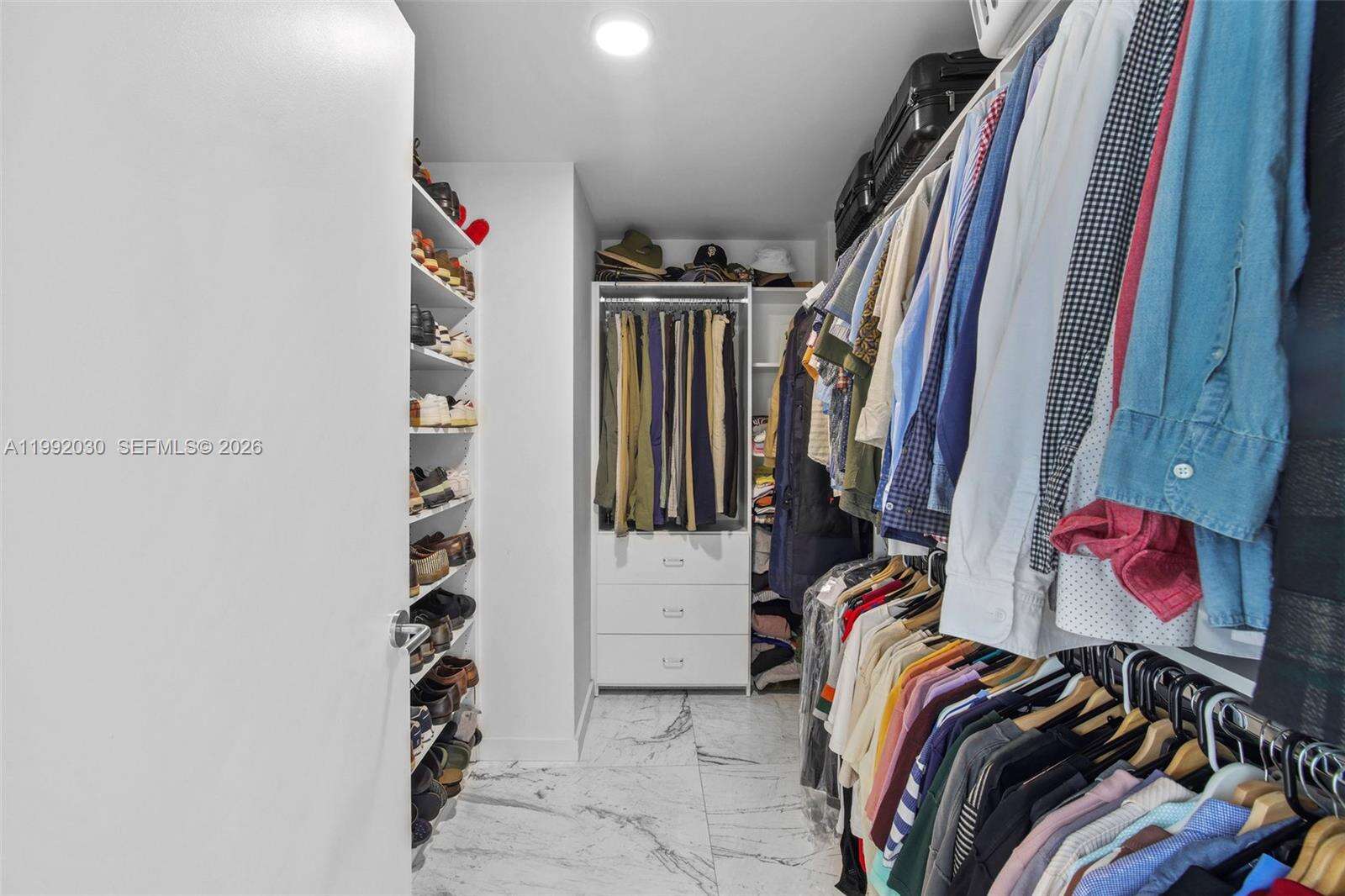Paramount Miami Worldcenter at 851 1 Ave, Miami, FL 33132 - For Sale photo 11