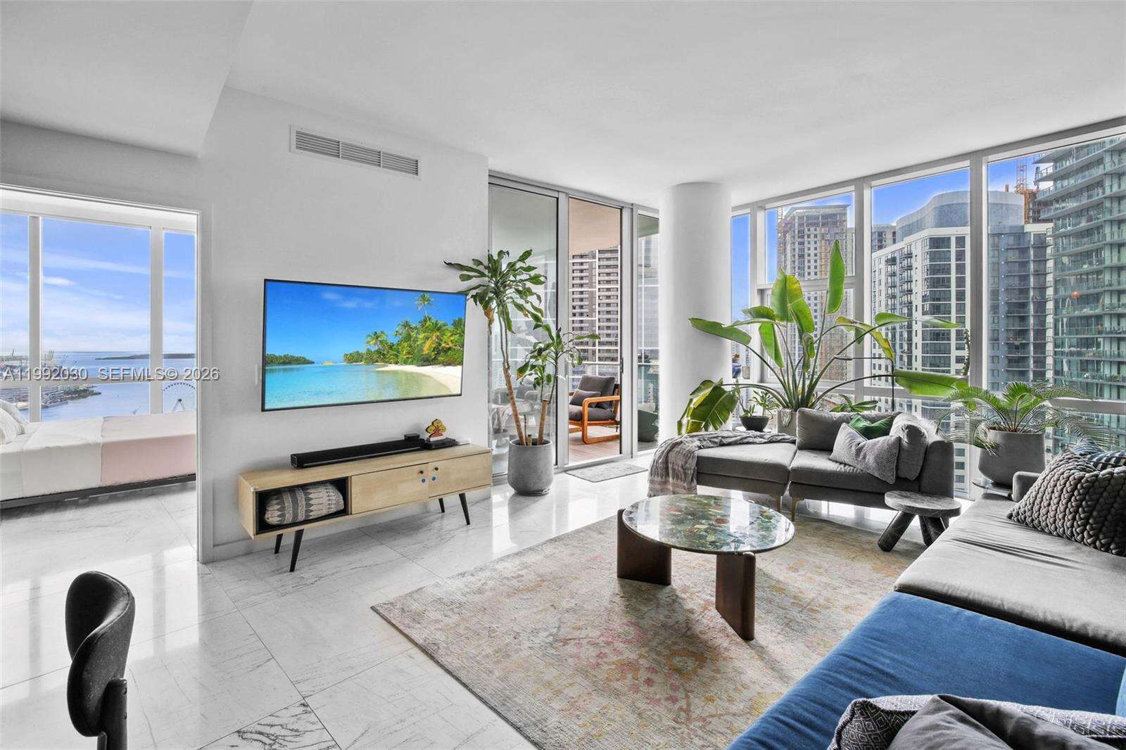 Paramount Miami Worldcenter at 851 1 Ave, Miami, FL 33132 - For Sale photo 3
