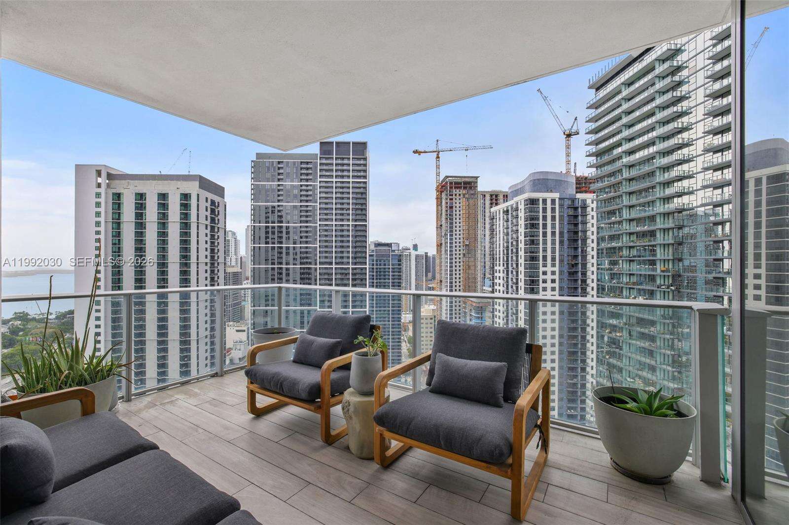 Paramount Miami Worldcenter at 851 1 Ave, Miami, FL 33132 - For Sale photo 27
