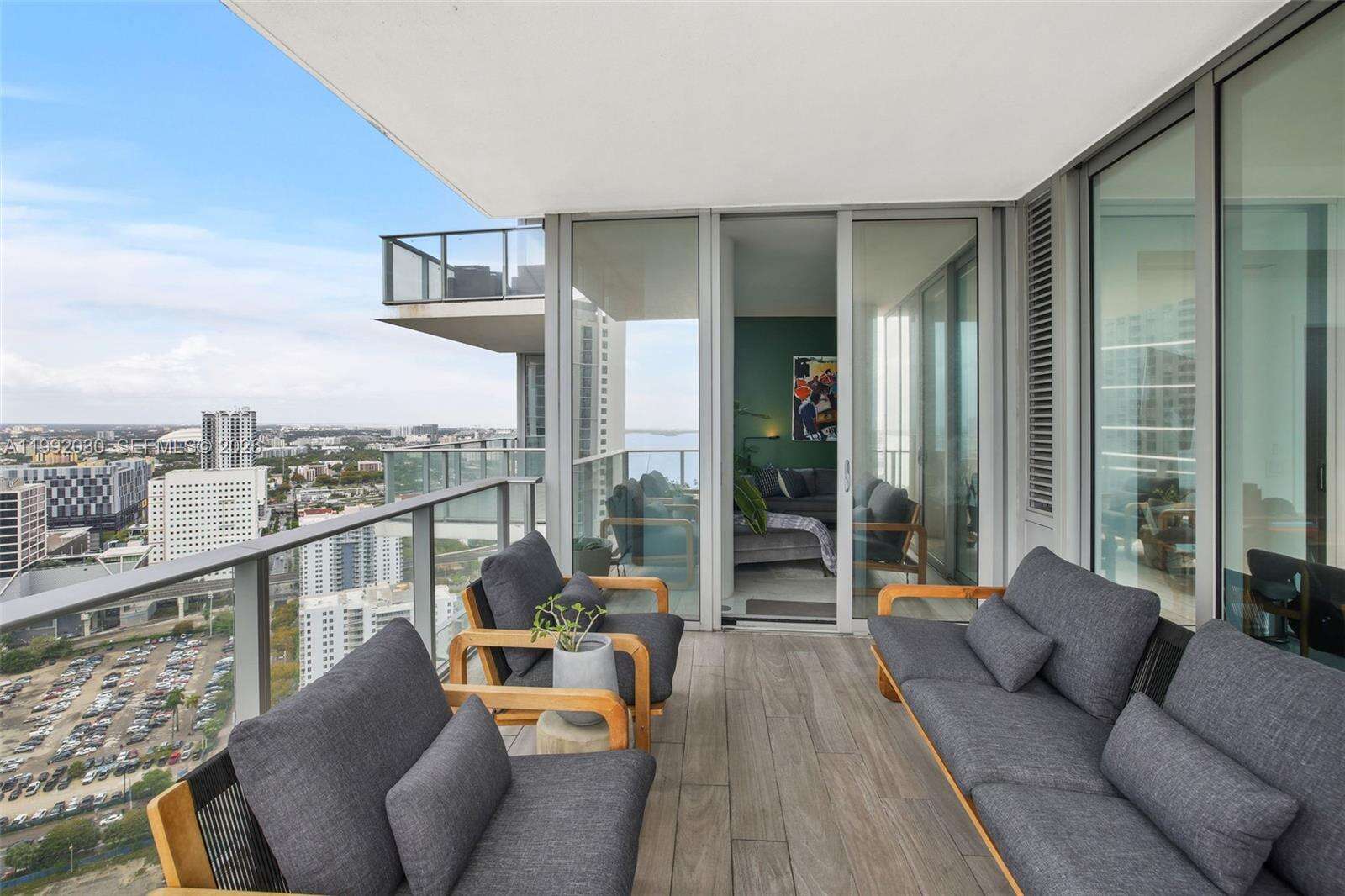 Paramount Miami Worldcenter at 851 1 Ave, Miami, FL 33132 - For Sale photo 31