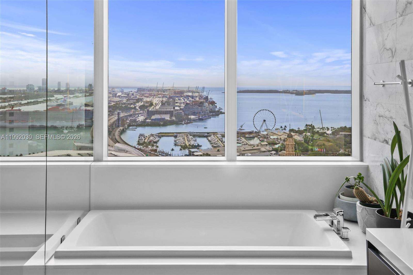 Paramount Miami Worldcenter at 851 1 Ave, Miami, FL 33132 - For Sale photo 34
