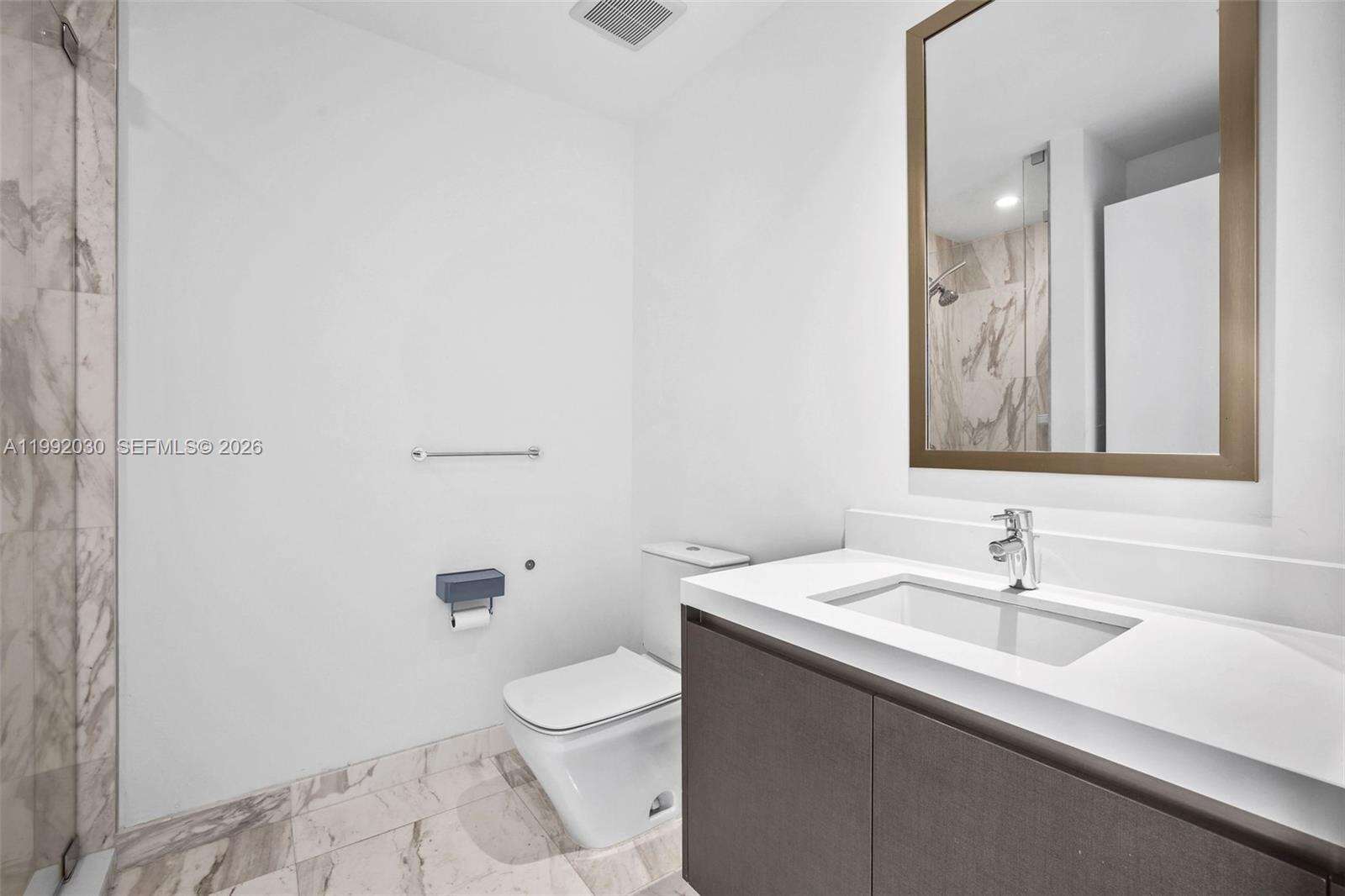 Paramount Miami Worldcenter at 851 1 Ave, Miami, FL 33132 - For Sale photo 39