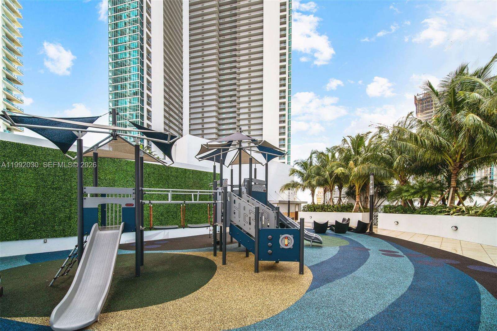 Paramount Miami Worldcenter at 851 1 Ave, Miami, FL 33132 - For Sale photo 57
