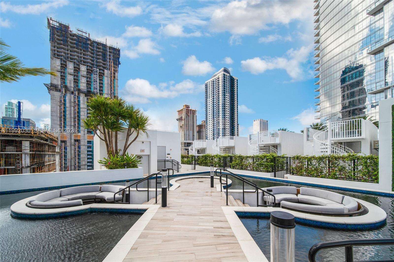 Paramount Miami Worldcenter at 851 1 Ave, Miami, FL 33132 - For Sale photo 58