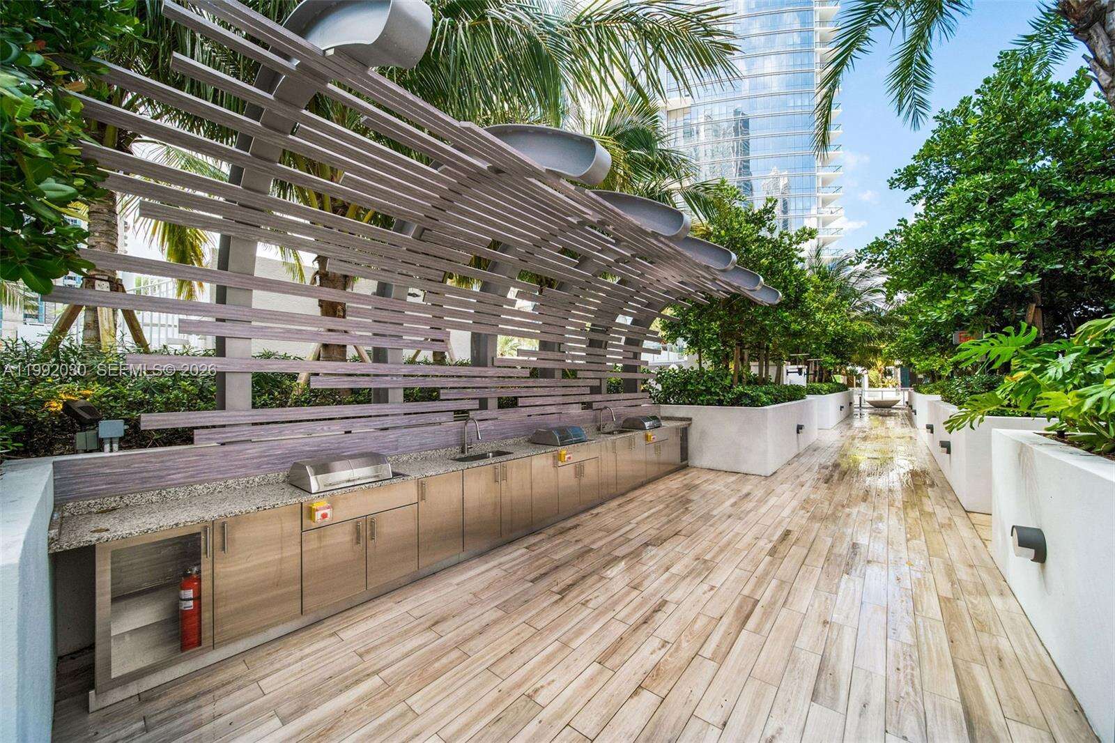 Paramount Miami Worldcenter at 851 1 Ave, Miami, FL 33132 - For Sale photo 59