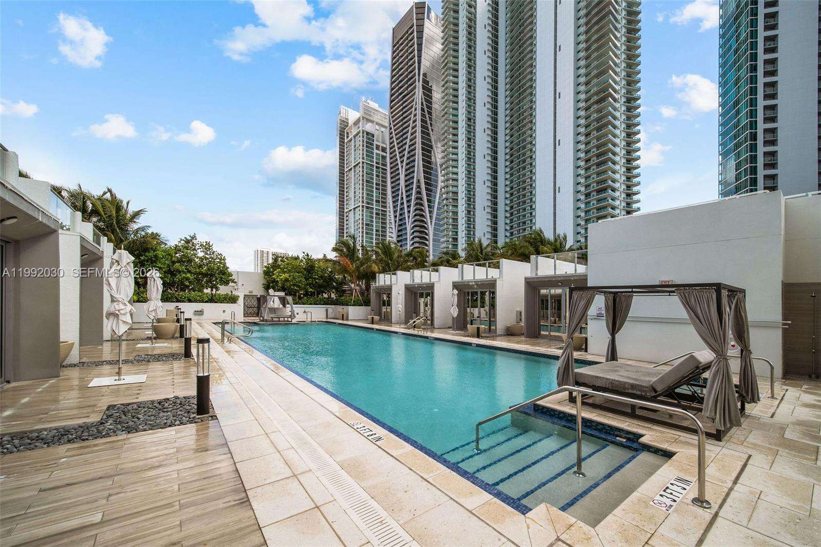 Paramount Miami Worldcenter at 851 1 Ave, Miami, FL 33132 - For Sale photo 62