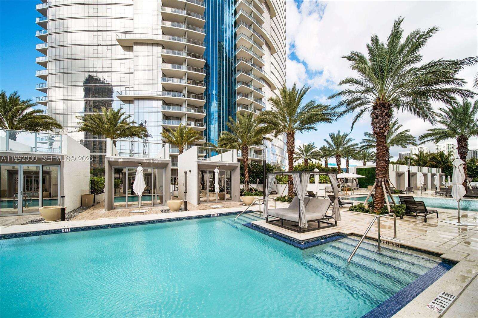 Paramount Miami Worldcenter at 851 1 Ave, Miami, FL 33132 - For Sale photo 66
