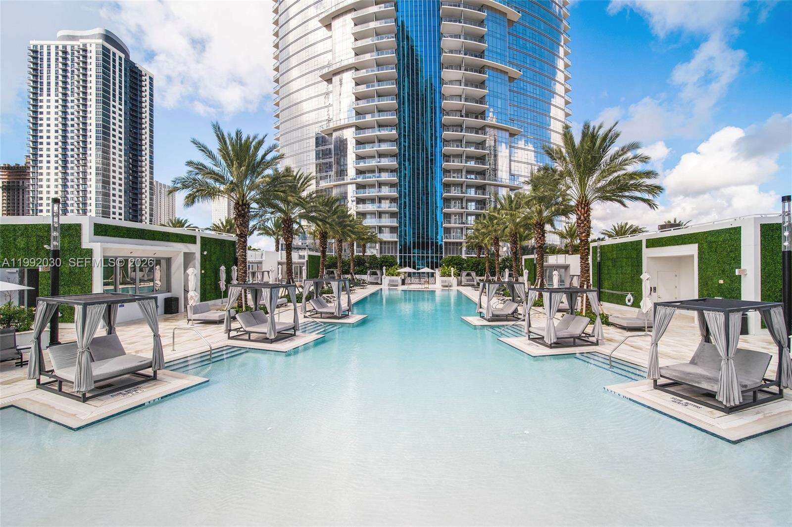 Paramount Miami Worldcenter at 851 1 Ave, Miami, FL 33132 - For Sale photo 68