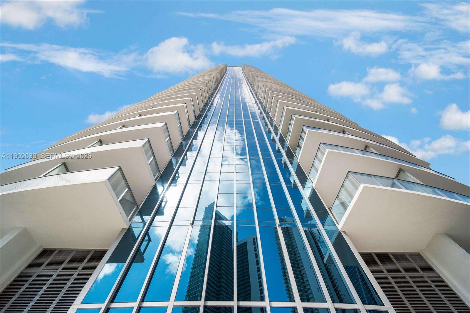 Paramount Miami Worldcenter at 851 1 Ave, Miami, FL 33132 - For Sale photo 71
