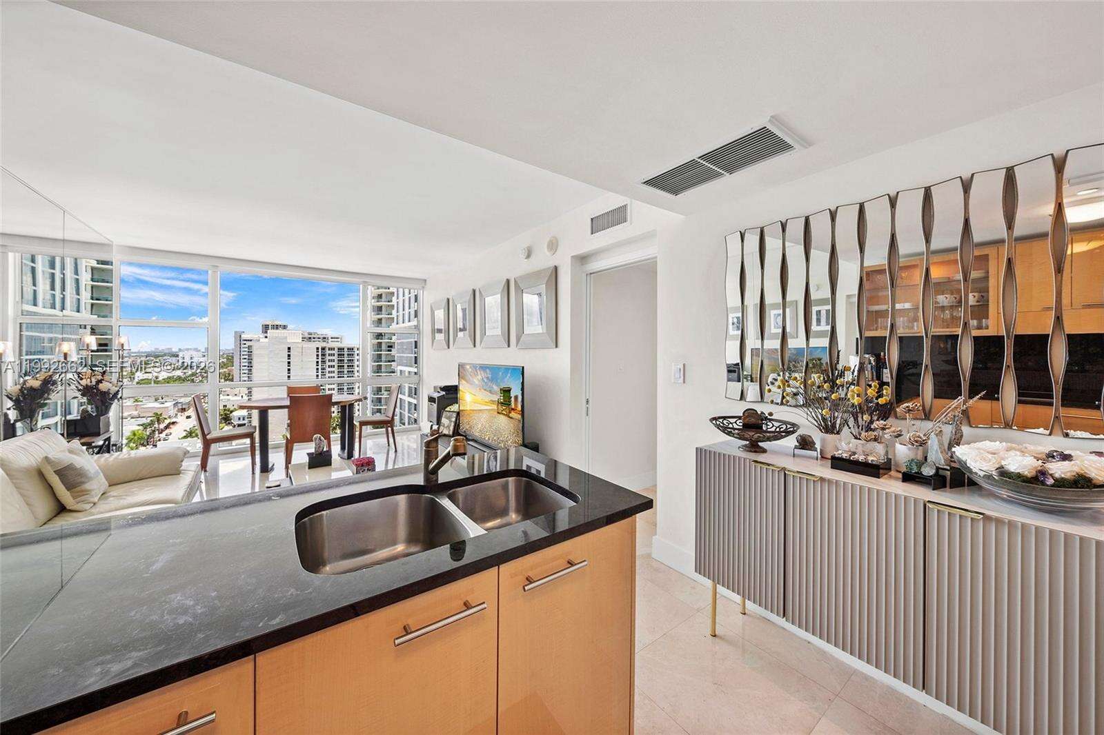 Central Carillon at 6801 Collins Ave, Miami Beach, FL 33141 - For Sale photo 13