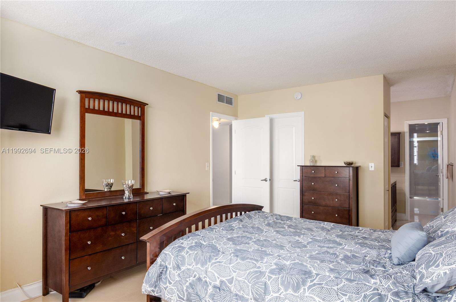 The Hemispheres at 1965 Ocean Dr, Hallandale Beach, FL 33009 - For Sale photo 13