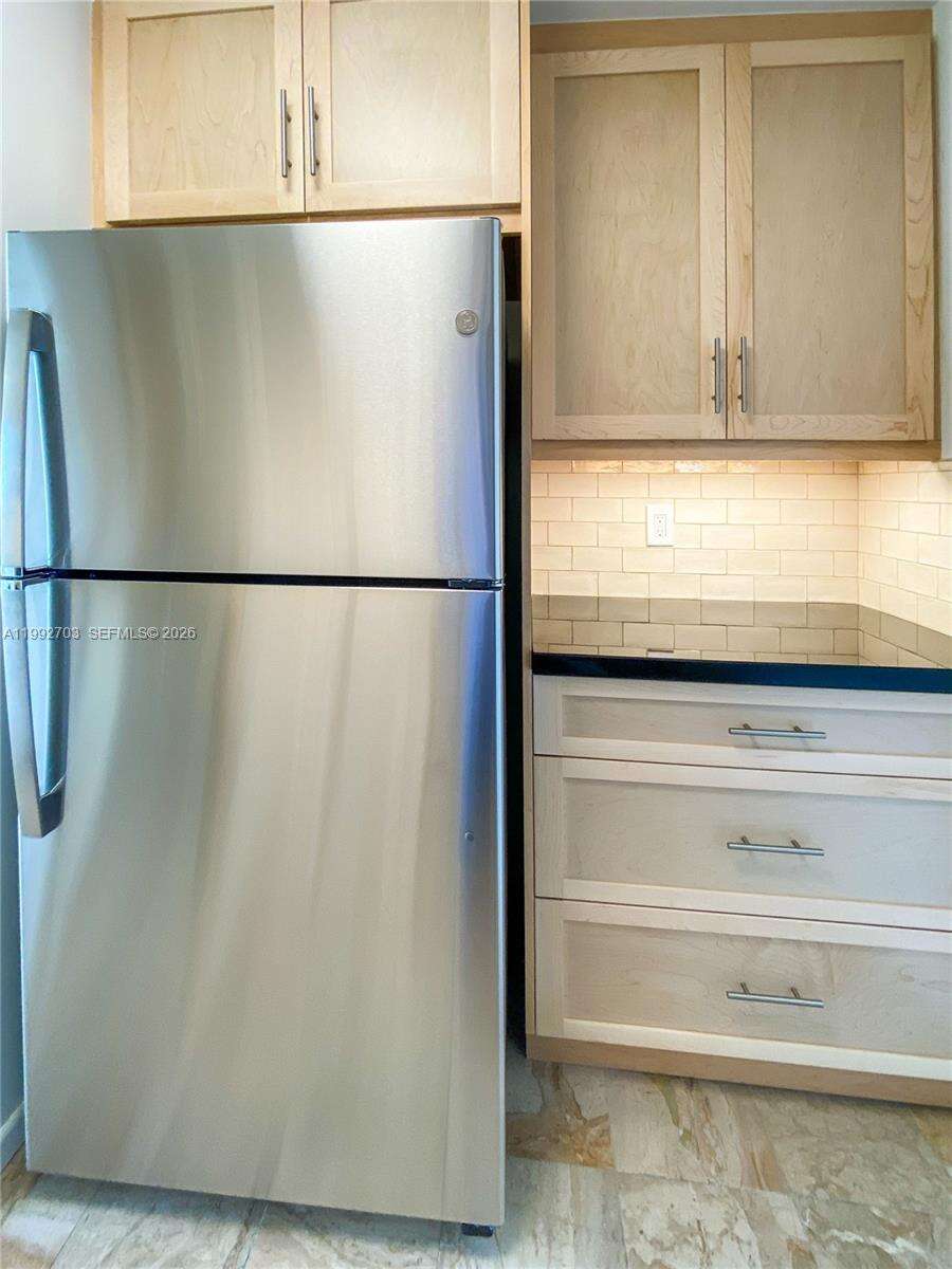 Guildford at 9800 Bay Harbor Dr, Bay Harbor Islands, FL 33154 - For Sale photo 13