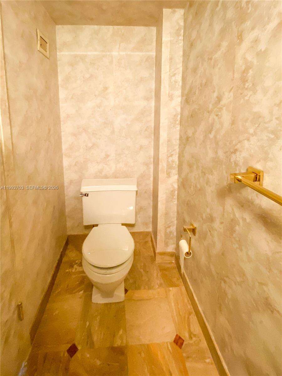 Guildford at 9800 Bay Harbor Dr, Bay Harbor Islands, FL 33154 - For Sale photo 20