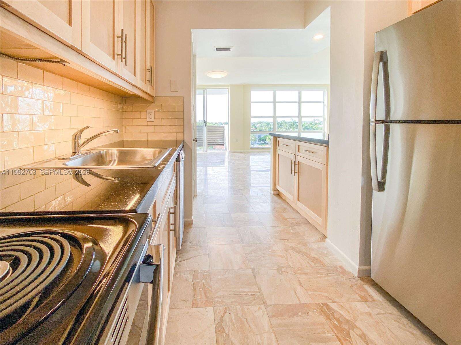 Guildford at 9800 Bay Harbor Dr, Bay Harbor Islands, FL 33154 - For Sale photo 8