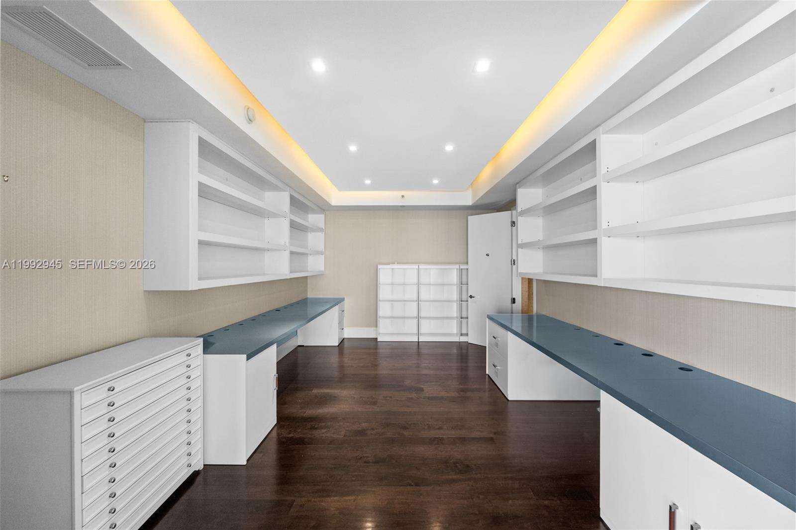 BAL HARBOUR CENTER - 9703 Collins Ave, Bal Harbour, FL 33154 | Picture 28