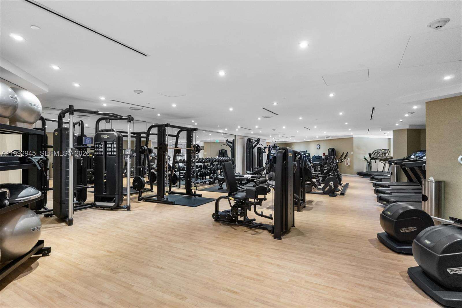 BAL HARBOUR CENTER - 9703 Collins Ave, Bal Harbour, FL 33154 | Picture 51