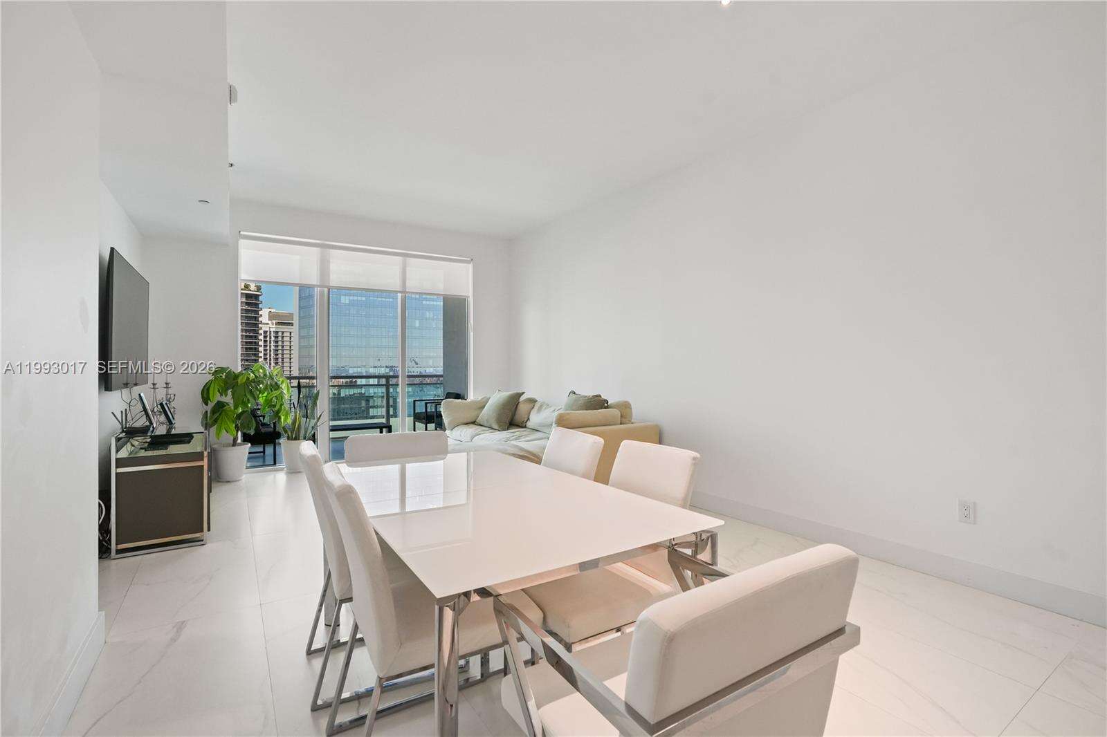 The Plaza On Brickell East at 950 Brickell Bay Dr, Miami, FL 33131 - For Sale photo 7