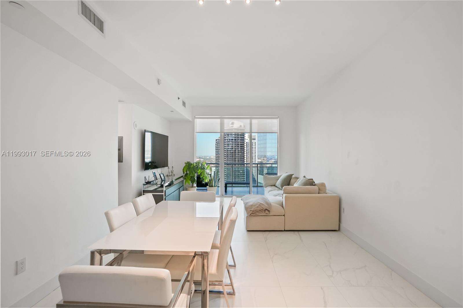 The Plaza On Brickell East at 950 Brickell Bay Dr, Miami, FL 33131 - For Sale photo 8