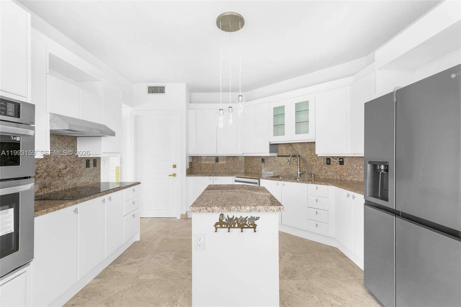 Portofino Tower at 300 Pointe Dr, Miami Beach, FL 33139 - For Sale photo 16