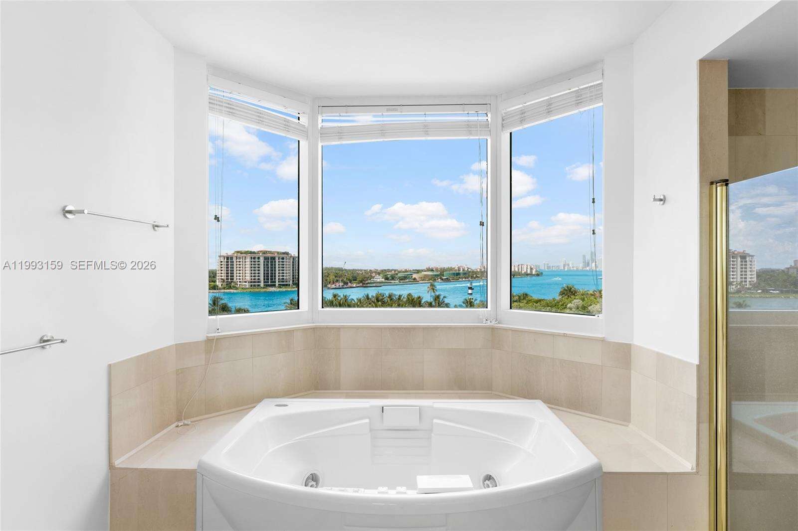 Portofino Tower at 300 Pointe Dr, Miami Beach, FL 33139 - For Sale photo 29
