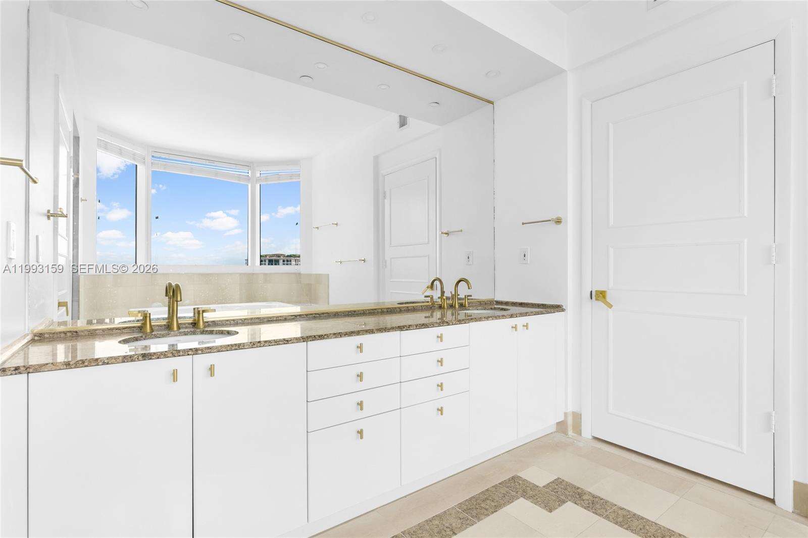 Portofino Tower at 300 Pointe Dr, Miami Beach, FL 33139 - For Sale photo 30