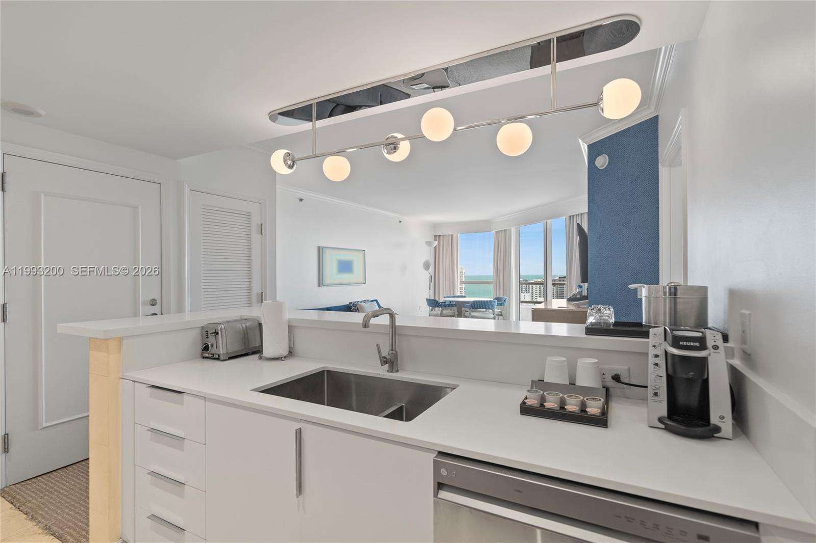 Fontainebleau 2 at 4401 Collins Ave, Miami Beach, FL 33140 - For Sale photo 12