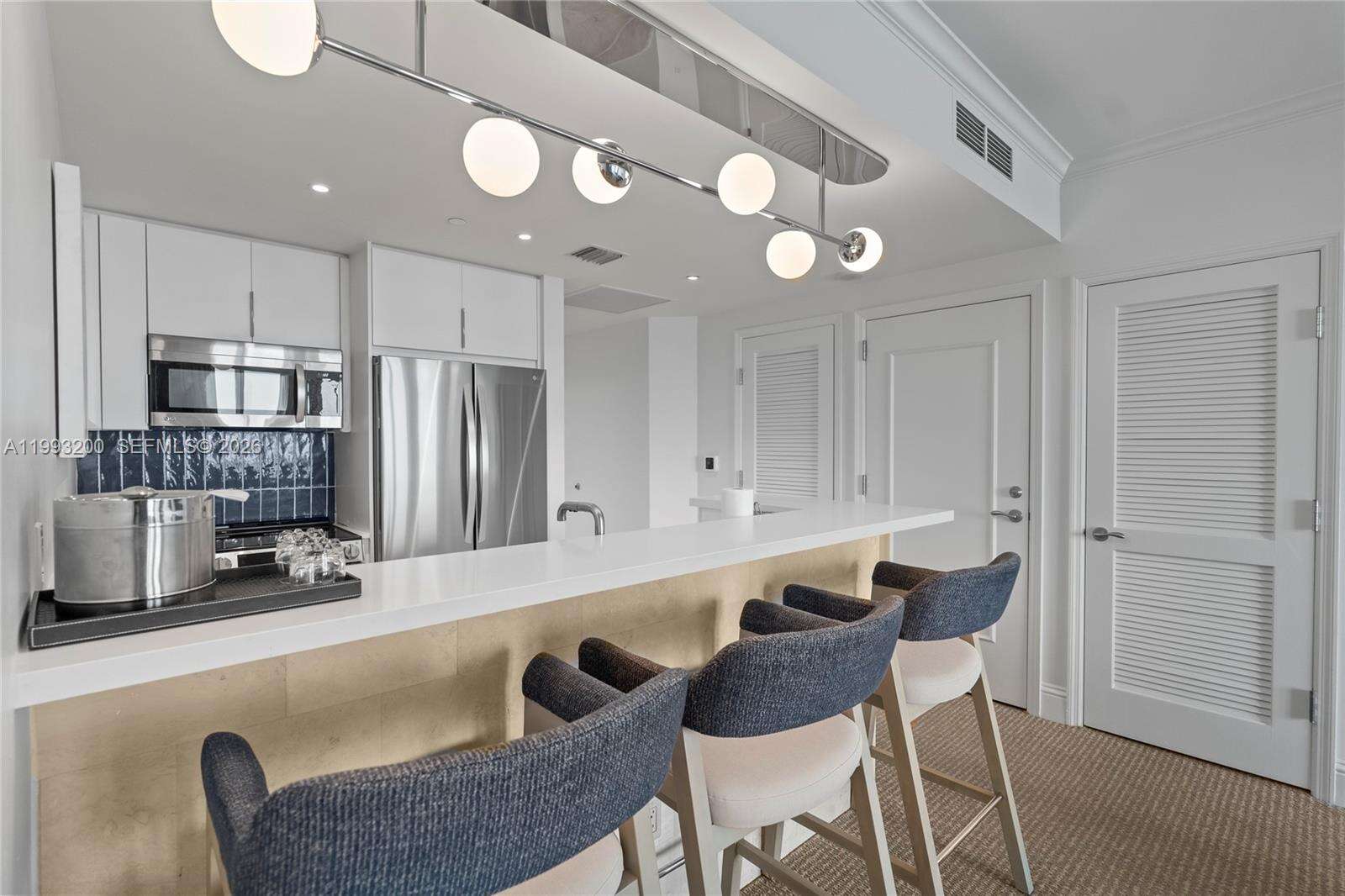 Fontainebleau 2 at 4401 Collins Ave, Miami Beach, FL 33140 - For Sale photo 15