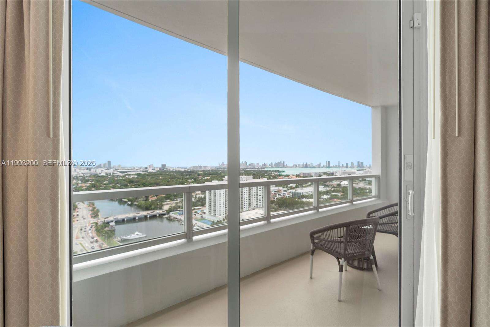 Fontainebleau 2 at 4401 Collins Ave, Miami Beach, FL 33140 - For Sale photo 23