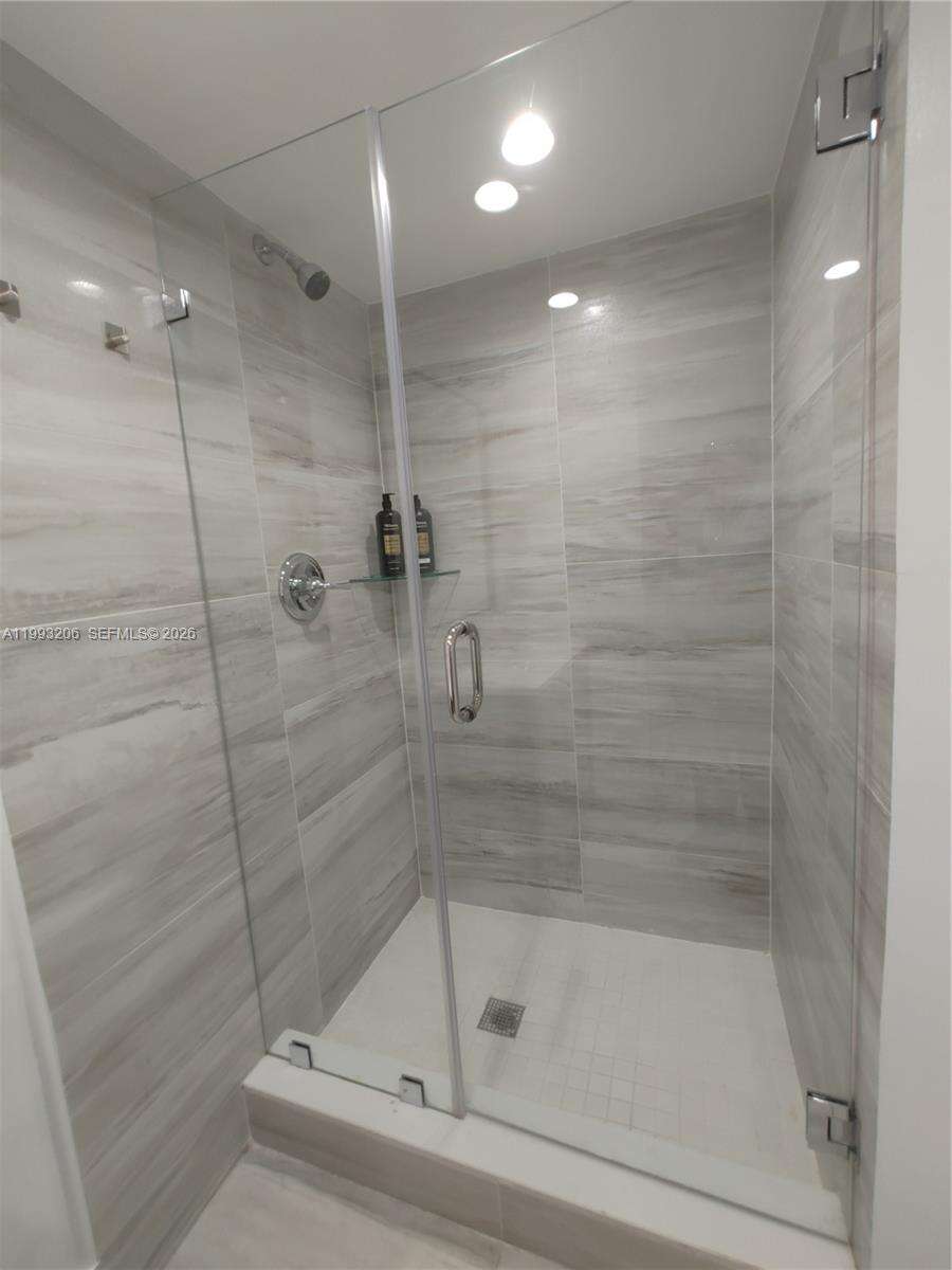 Burleigh House at 7135 Collins Ave, Miami Beach, FL 33141 - For Sale photo 28