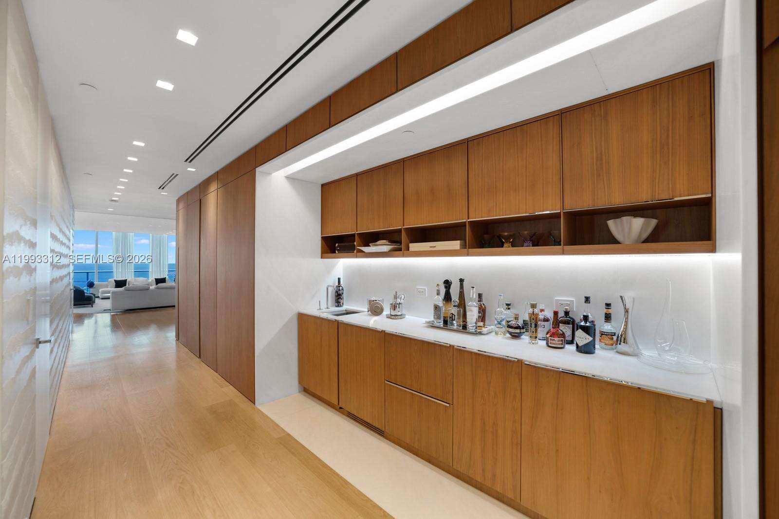 Continuum South Tower at 100 Pointe Dr, Miami Beach, FL 33139 - For Sale photo 13