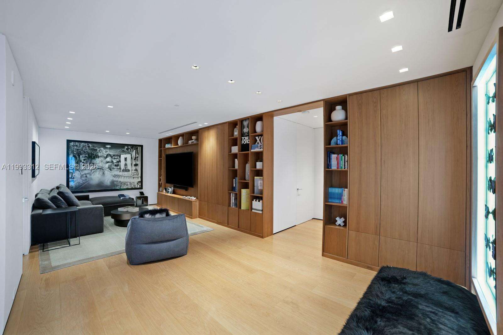 Continuum South Tower at 100 Pointe Dr, Miami Beach, FL 33139 - For Sale photo 14