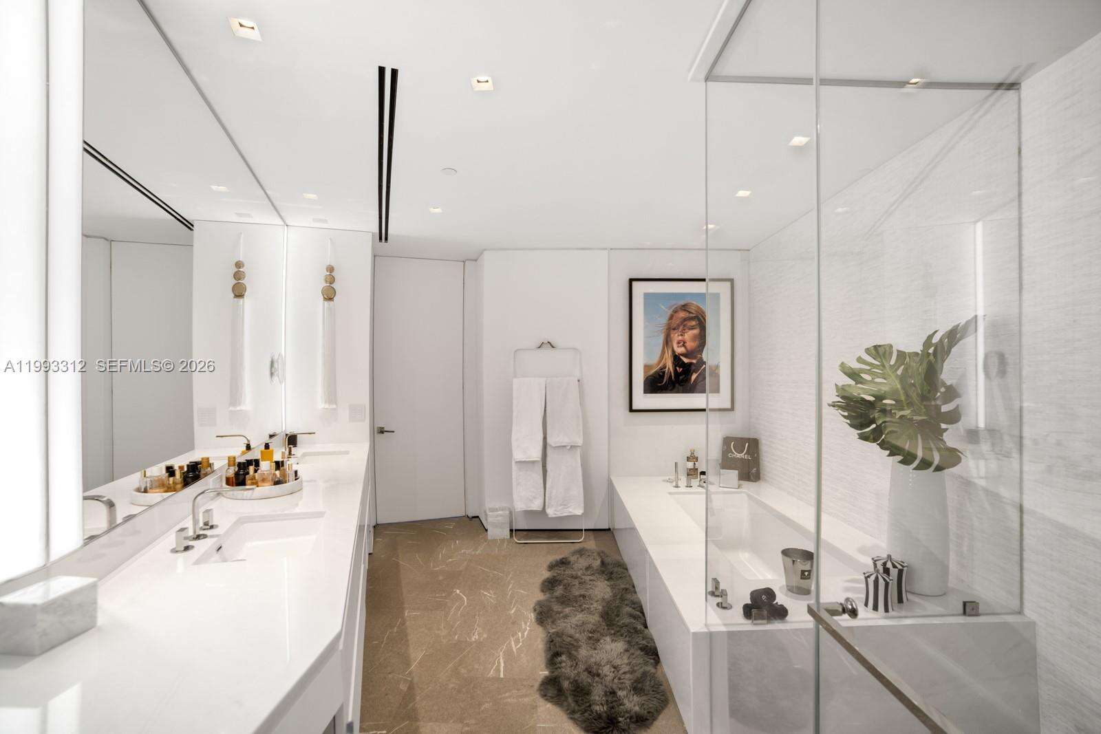 Continuum South Tower at 100 Pointe Dr, Miami Beach, FL 33139 - For Sale photo 18
