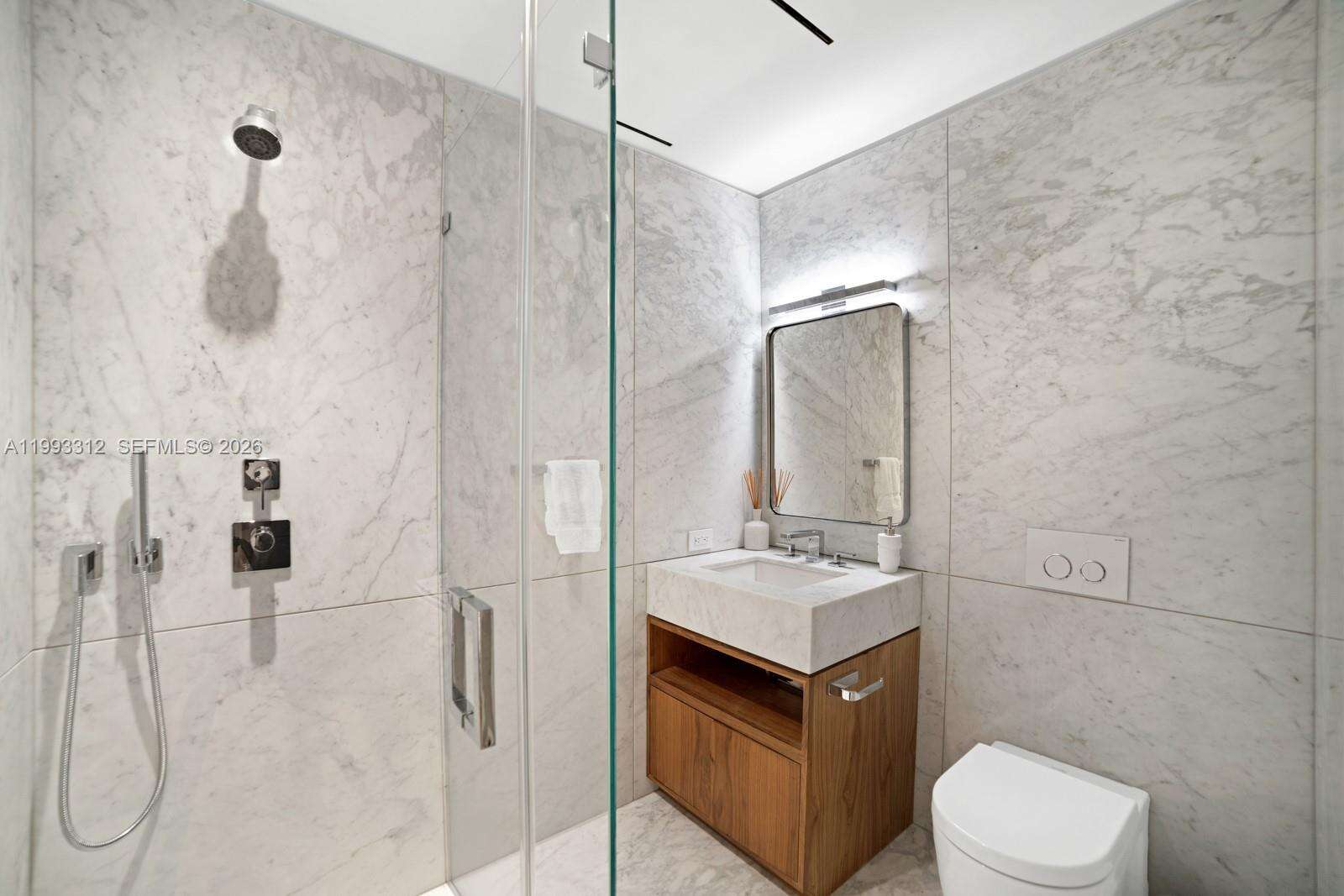 Continuum South Tower at 100 Pointe Dr, Miami Beach, FL 33139 - For Sale photo 42