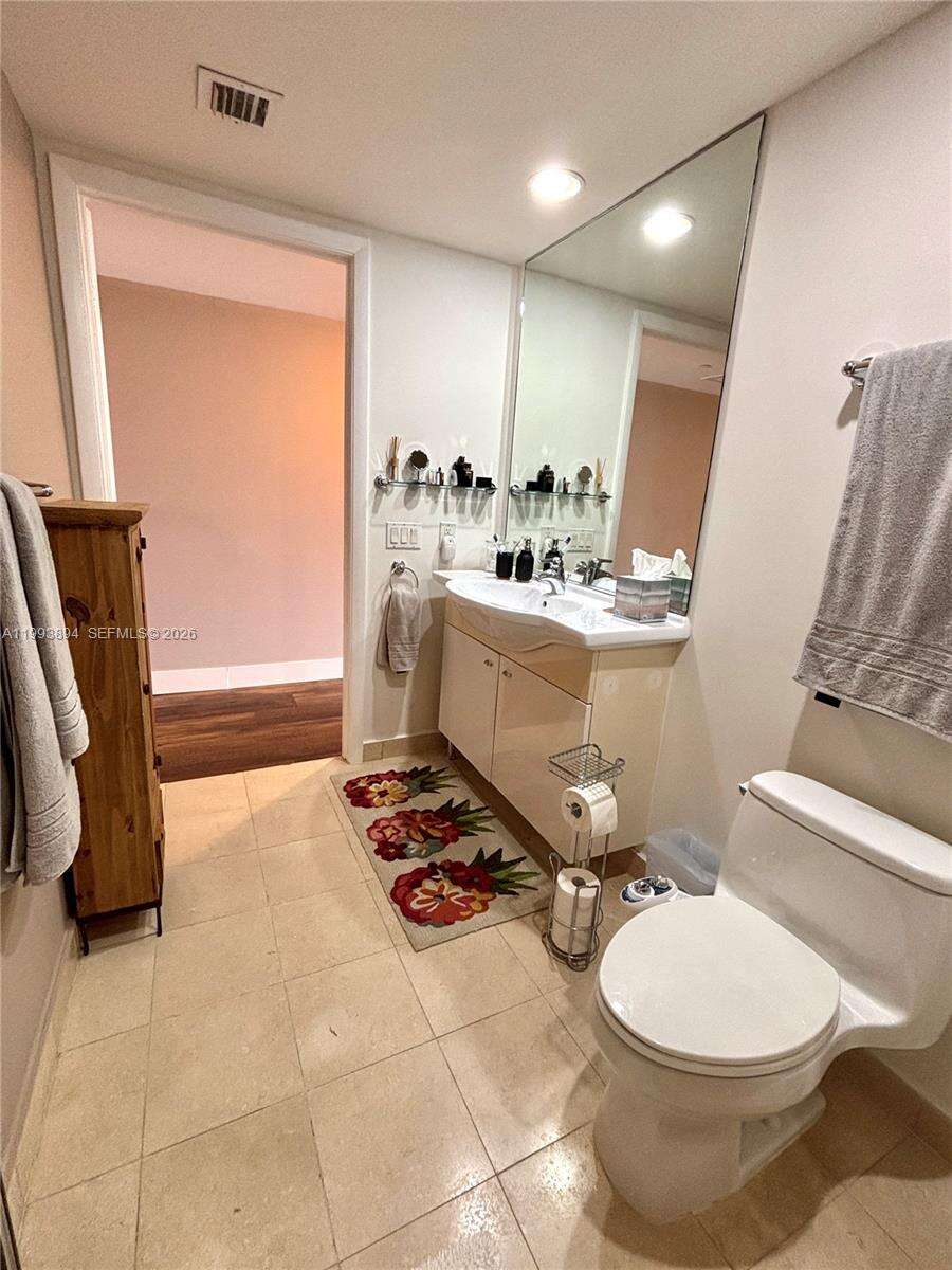 The Beach Club Two at 1830 Ocean Dr, Hallandale Beach, FL 33009 - For Sale photo 16