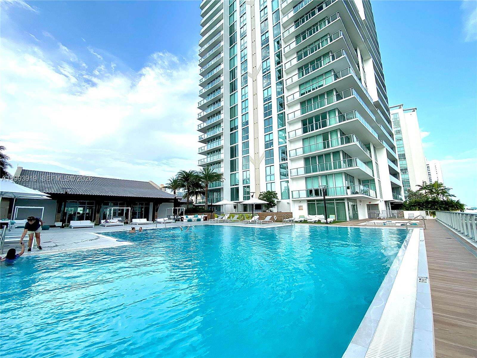 PARQUE TOWERS - 300 Sunny Isles Blvd, Sunny Isles Beach, FL 33160 | Picture 44