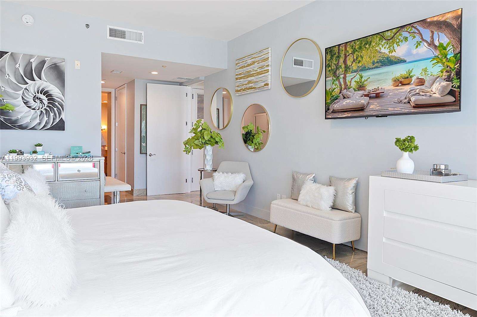CONTINUUM ON SOUTH BEACH CONDO THE SOUTH TOWER - 100 Pointe Dr, Miami Beach, FL 33139 | Picture 16
