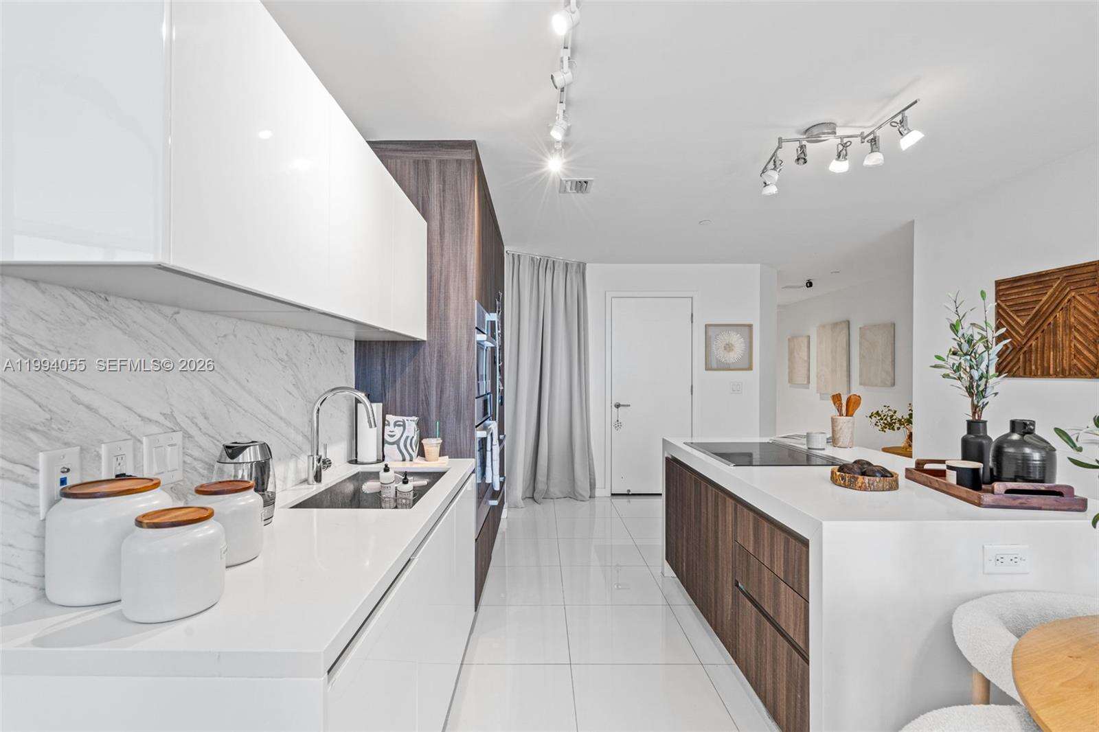 Paramount Miami Worldcenter at 851 1 Ave, Miami, FL 33132 - For Sale photo 12