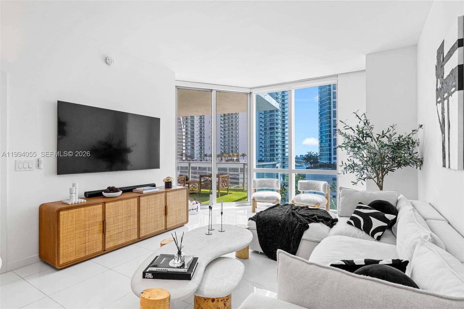 Paramount Miami Worldcenter at 851 1 Ave, Miami, FL 33132 - For Sale photo 16