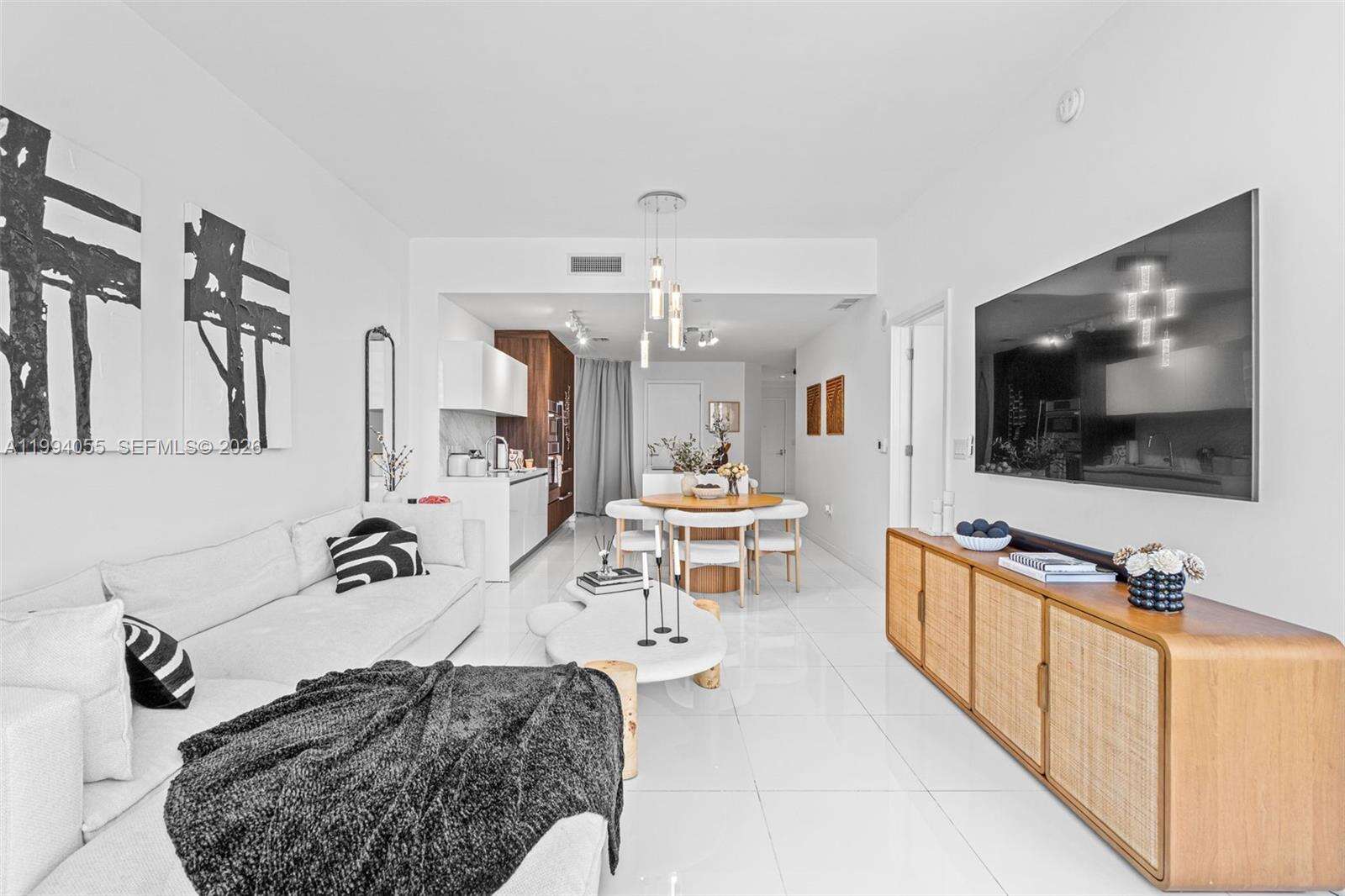 Paramount Miami Worldcenter at 851 1 Ave, Miami, FL 33132 - For Sale photo 19